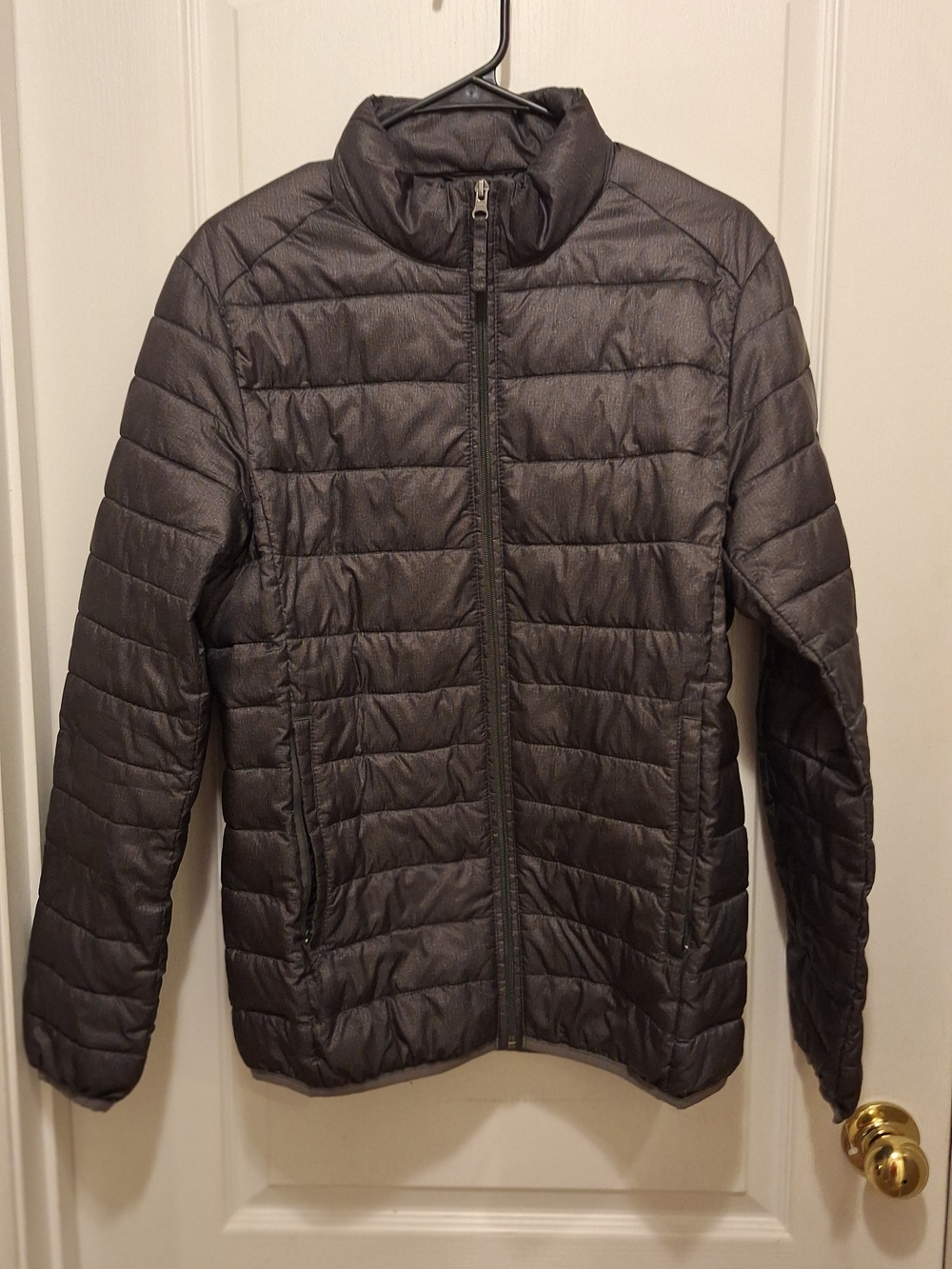 Amazon Essentials Women's Quilted Puffer Jacket in Charcoal